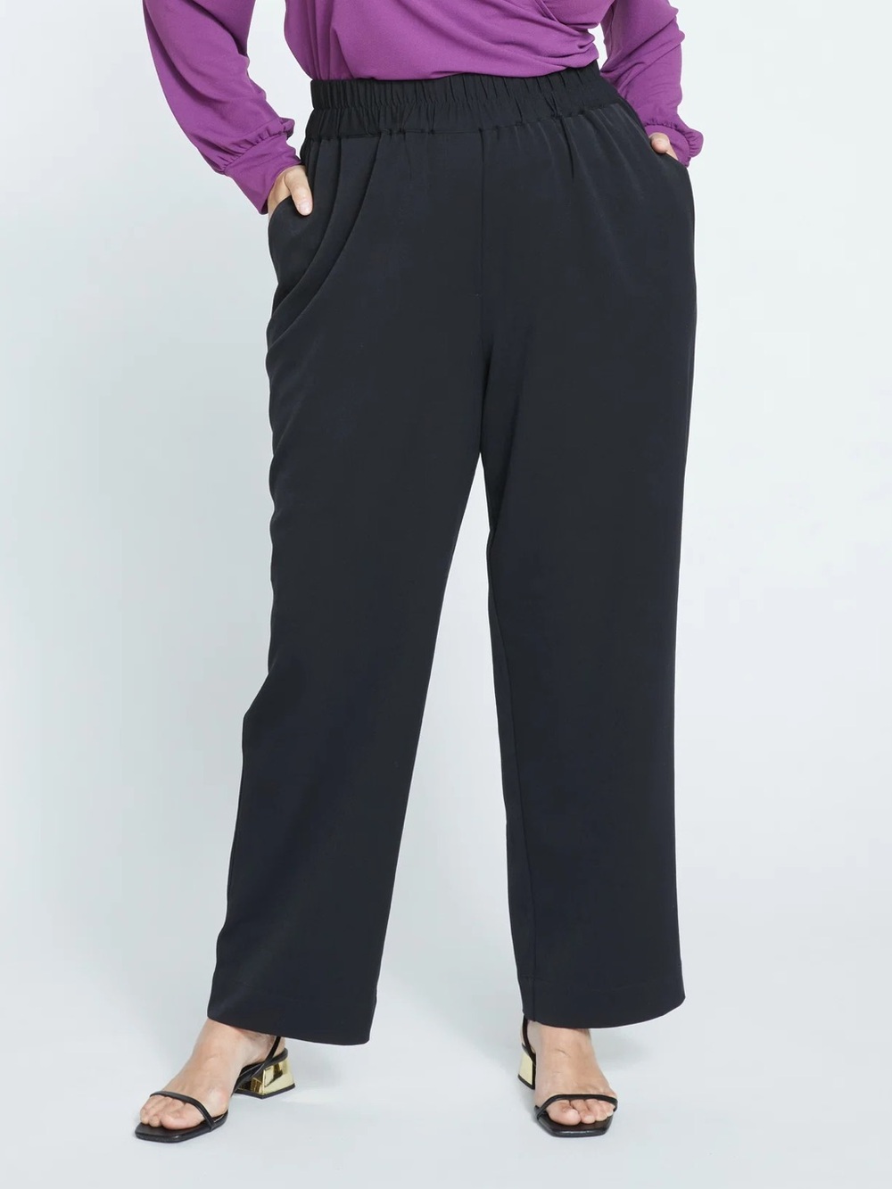 NWT Universal Standard Wide-Leg Pull-On Pants in Black ‘Eden Twill’